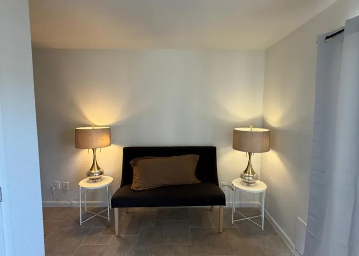 Spring Training Special Comfy 3 Bedroom *