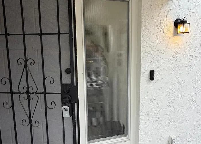 Spring Training Special Comfy 3 Bedroom *